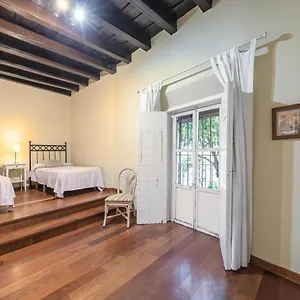 Aoa Plaza Santa Marta Appartement Séville